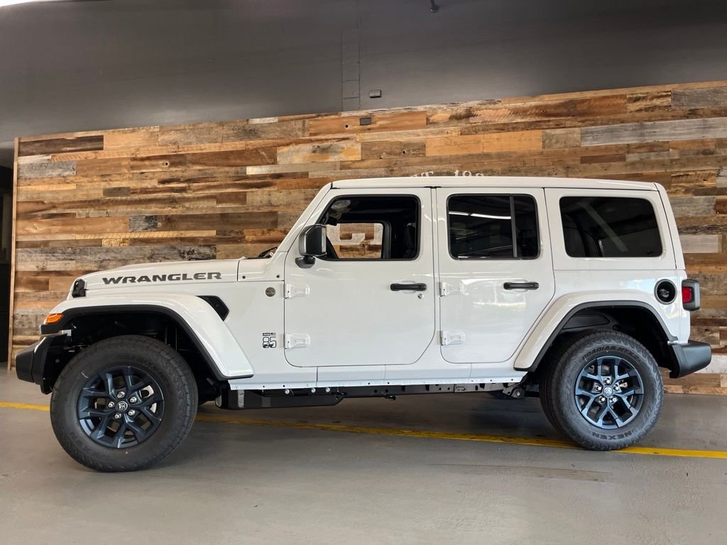 New 2026 Bright White Clear-Coat Exterior Paint Jeep 85th Anniversary Edition image 20