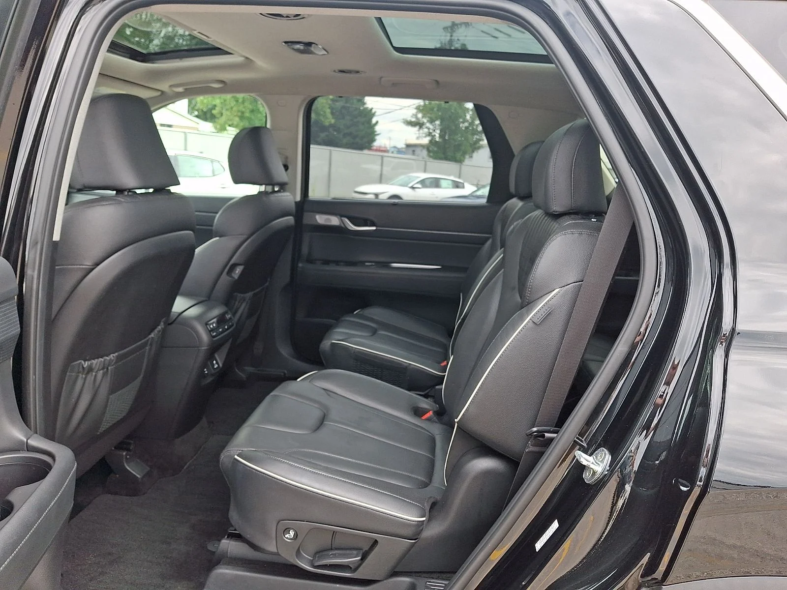 Used 2023 Black Hyundai Limited image 10