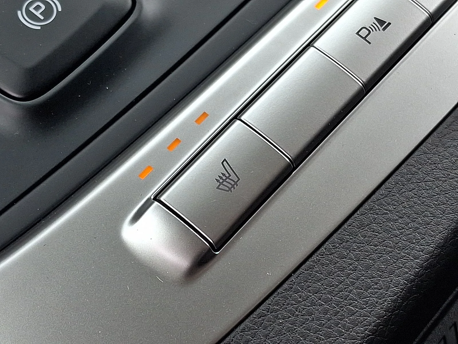 New 2027 White Kia LXS image 21