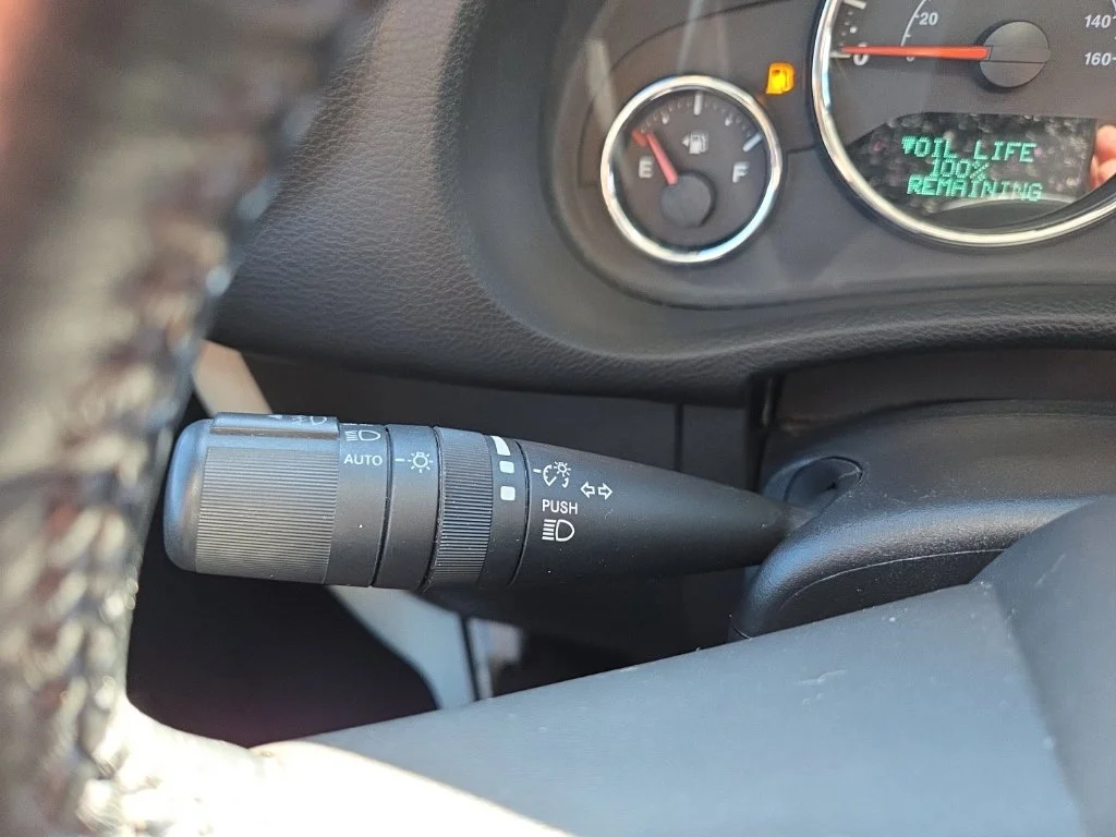 Used 2017 White Jeep Unlimited Sahara image 30