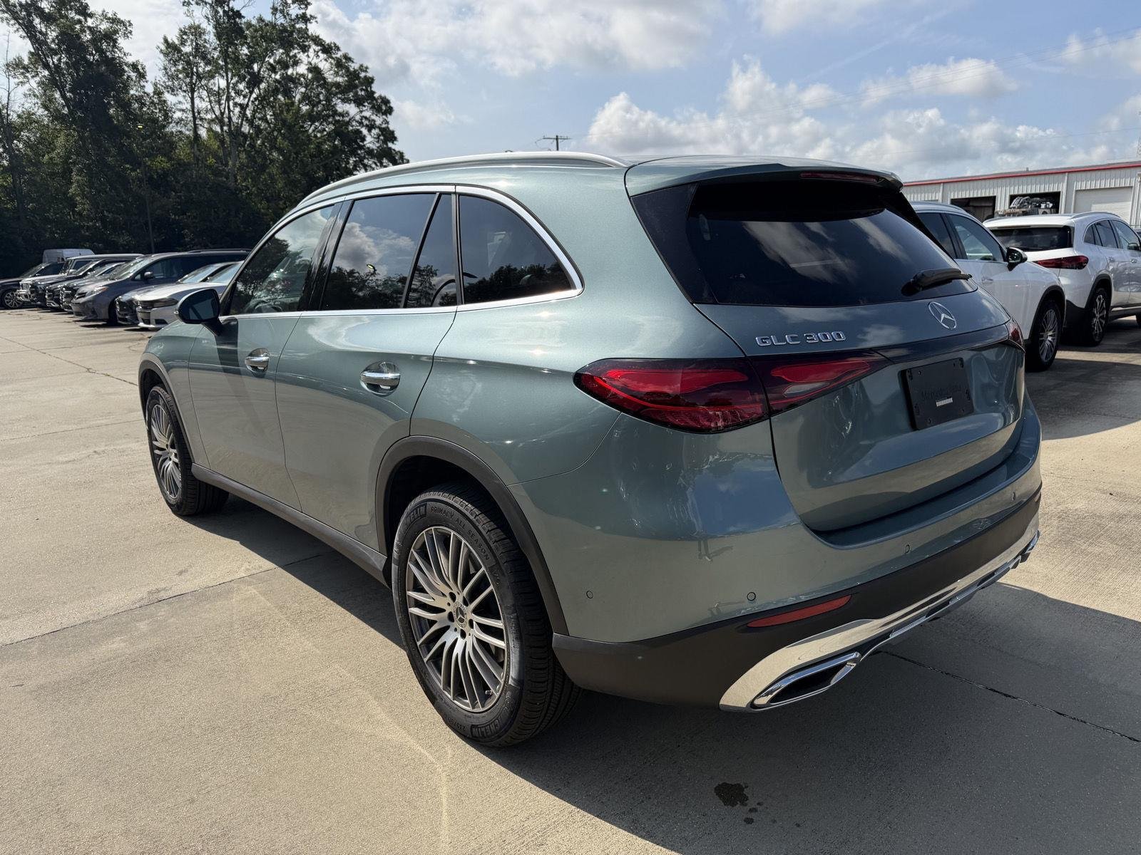 Used 2026 Verde Silver Metallic Mercedes-Benz GLC 300 image 19