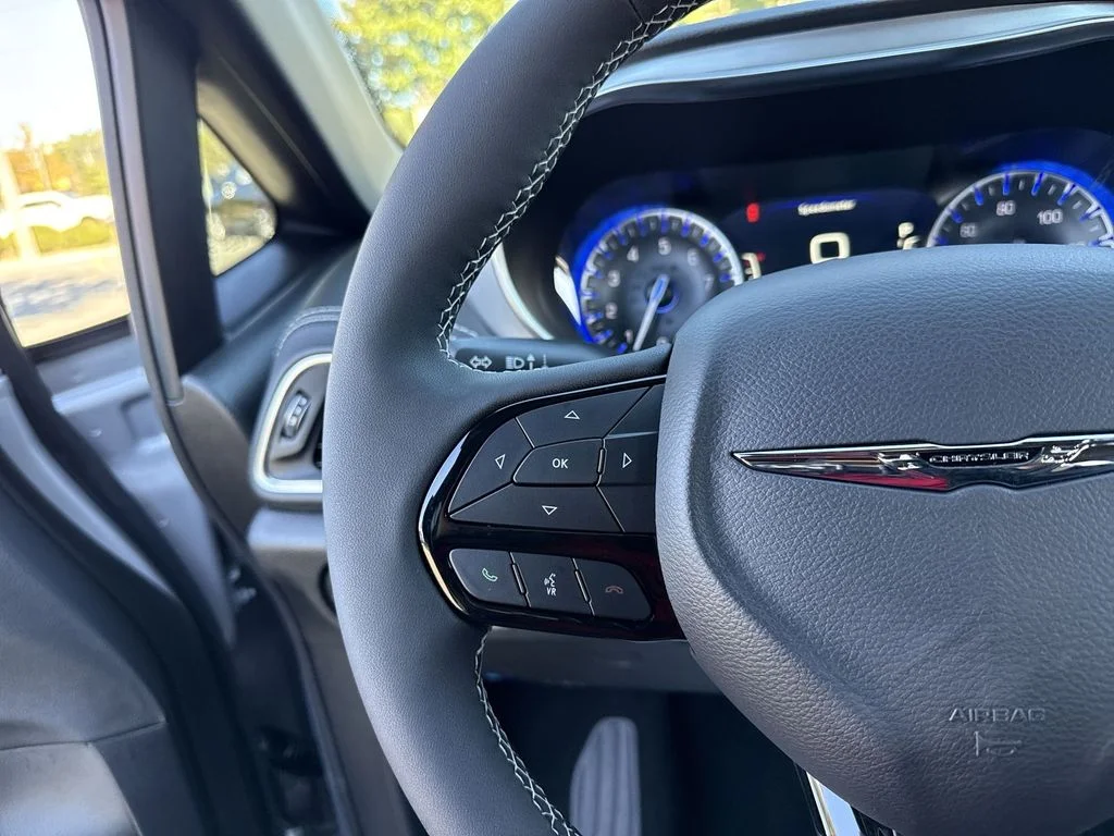 2026 Chrysler Pacifica Limited - Photo 14