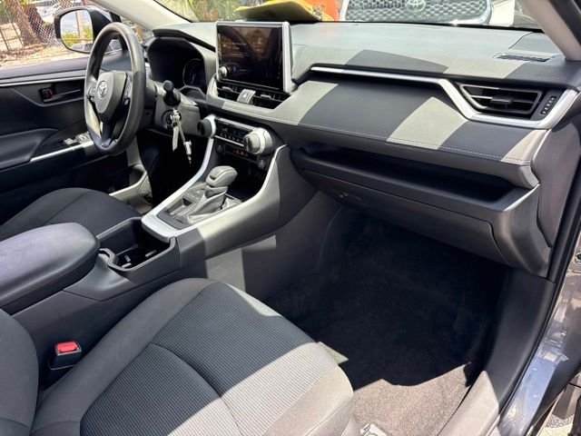 2025 Toyota RAV4 LE - Photo 15