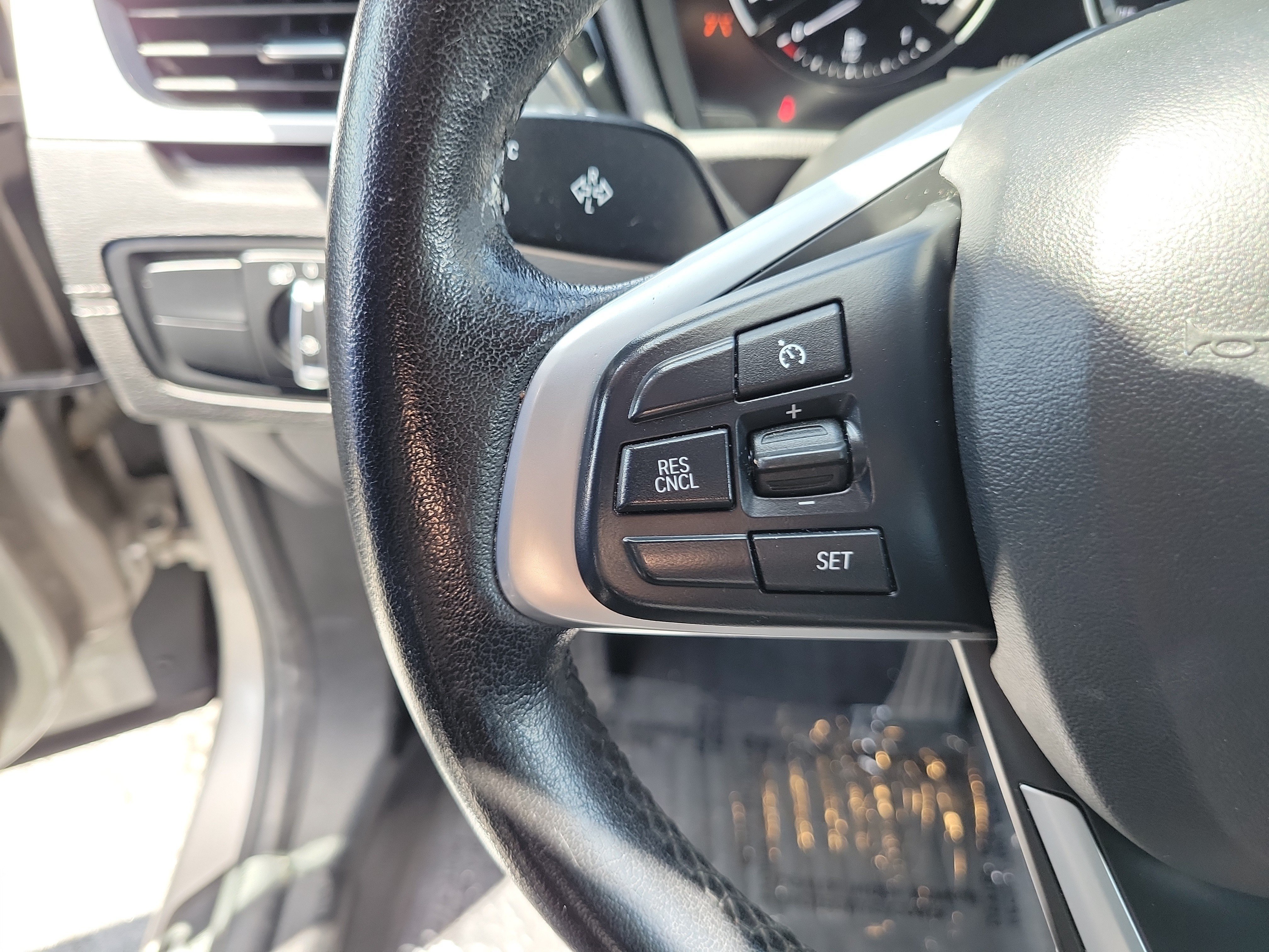 Used 2022 Cashmere Silver Metallic BMW sDrive28i image 25