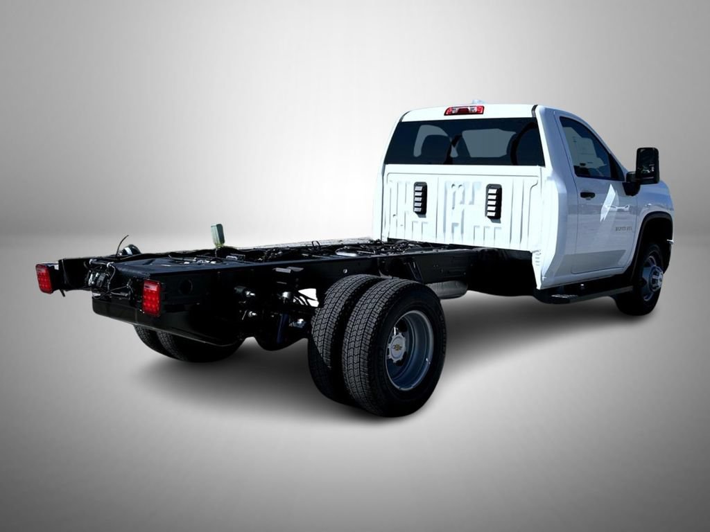 New 2026 Summit White Chevrolet Work Truck image 5