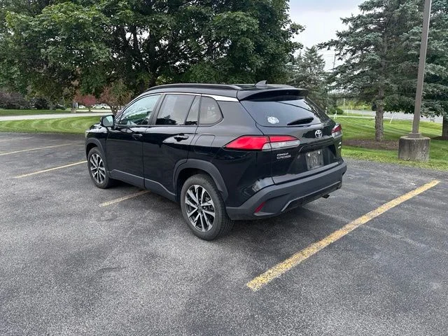 Used 2022 Black Toyota XLE image 5