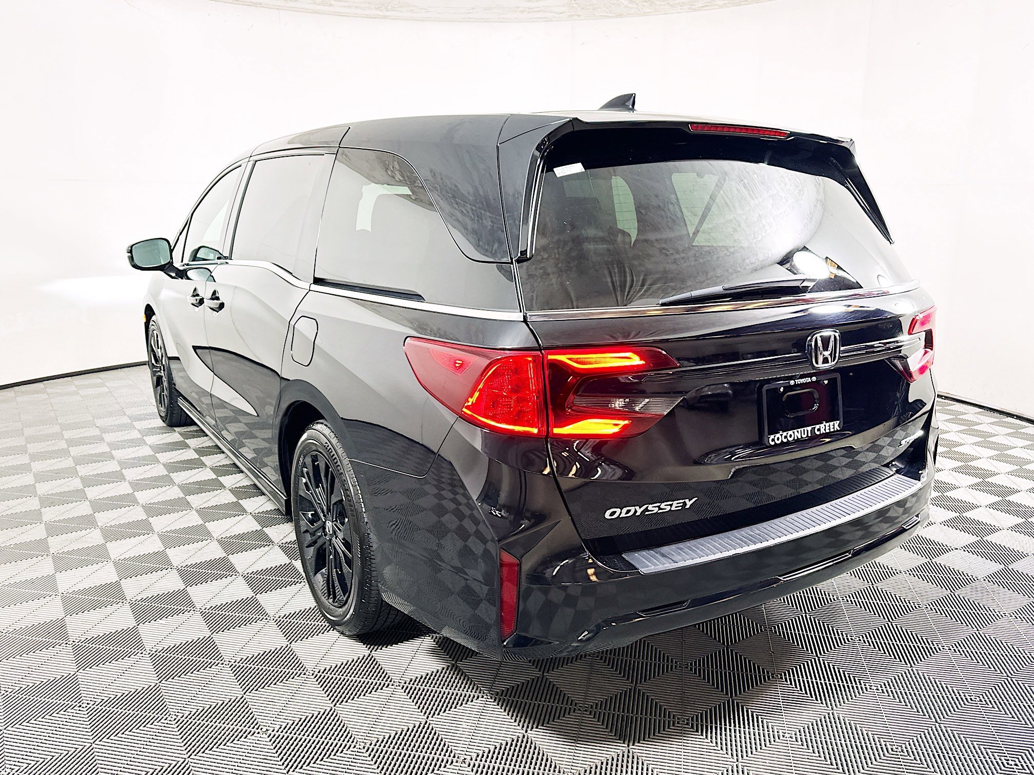 Used 2025 Black Honda Sport-L image 5