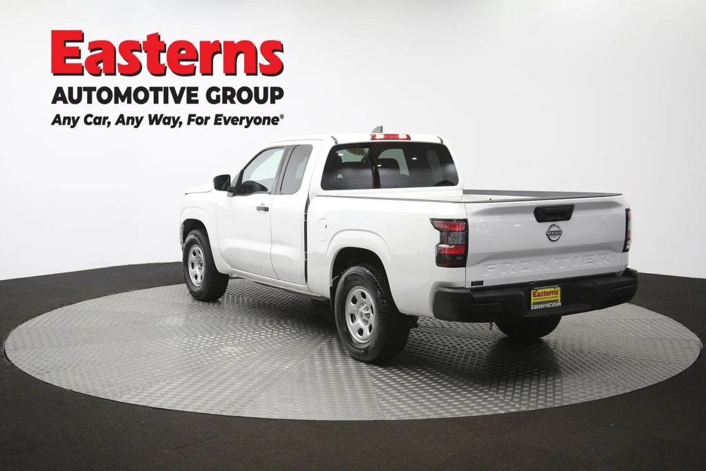 Used 2022 White Nissan S image 34