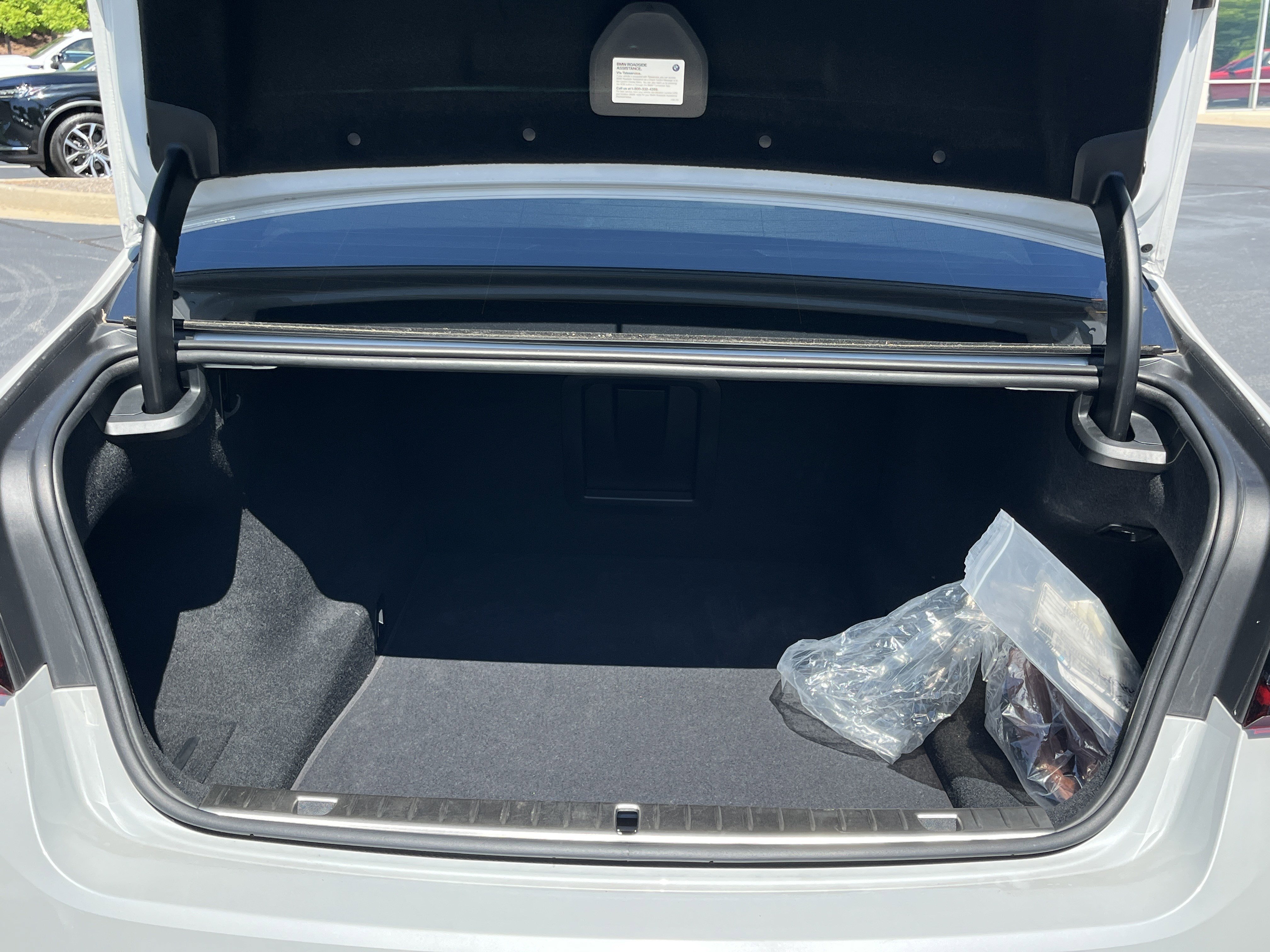 Used 2021 Mineral White Metallic BMW 750i xDrive image 29