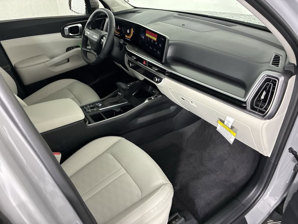 New 2026 Wolf Gray Kia S image 33