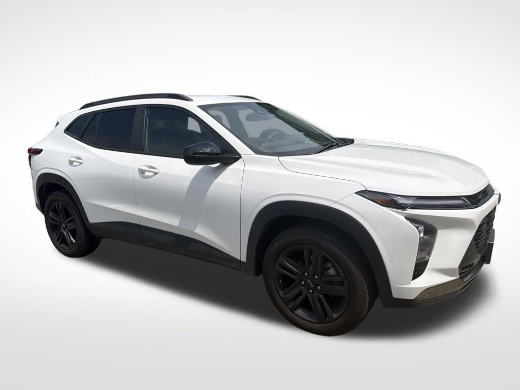 Used 2024 White Chevrolet ACTIV image 6