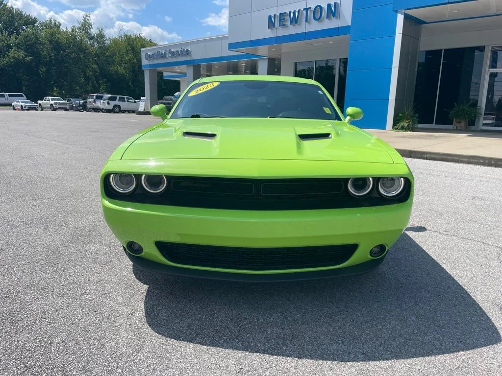 Used 2023 Sublime Metallic Dodge SXT image 2