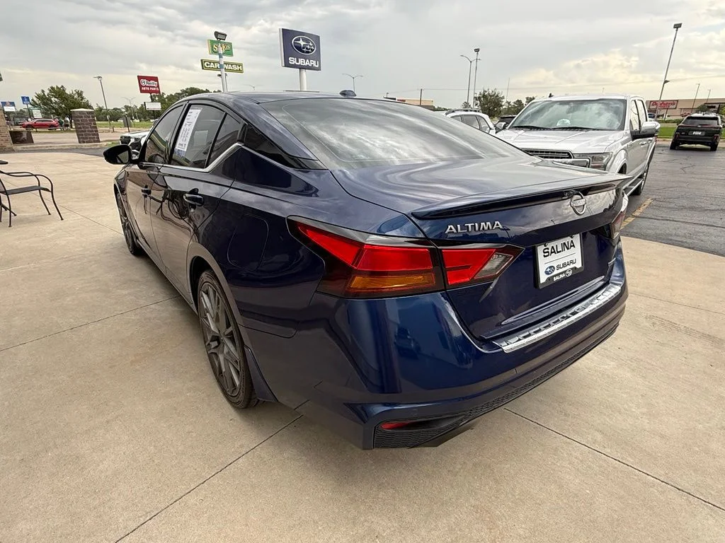 Used 2023 Blue Nissan 2.0 SR image 5