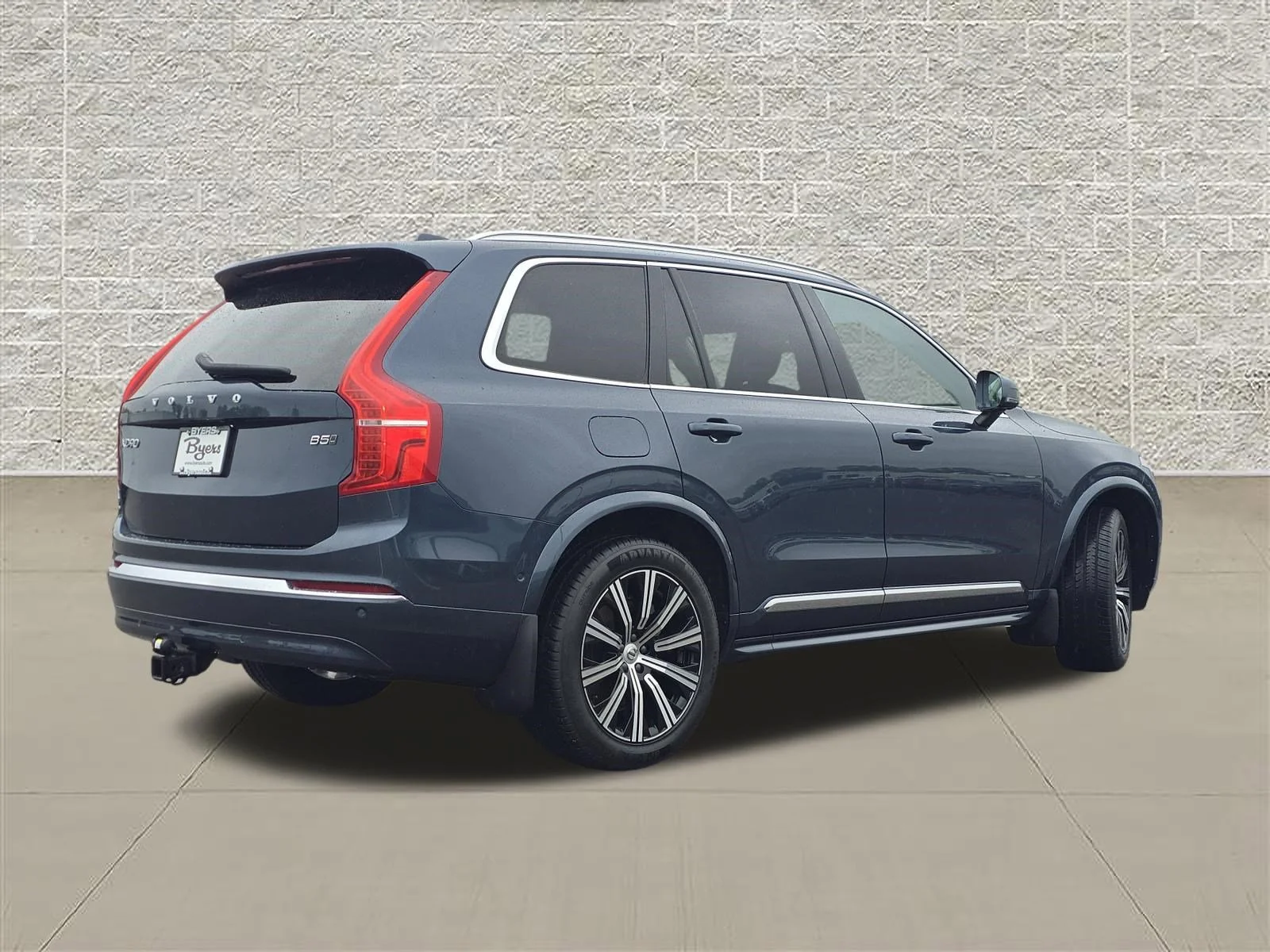 Used 2023 Denim Blue Metallic Volvo Plus image 7
