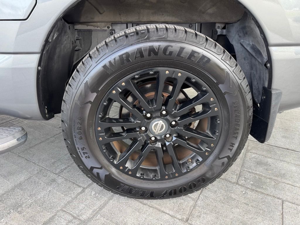 Used 2017 Gray Nissan SL image 4
