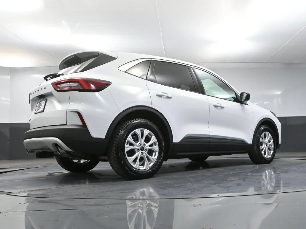 Used 2023 White Ford Active image 42