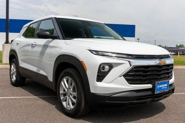 Used 2026 White Chevrolet LS image 4