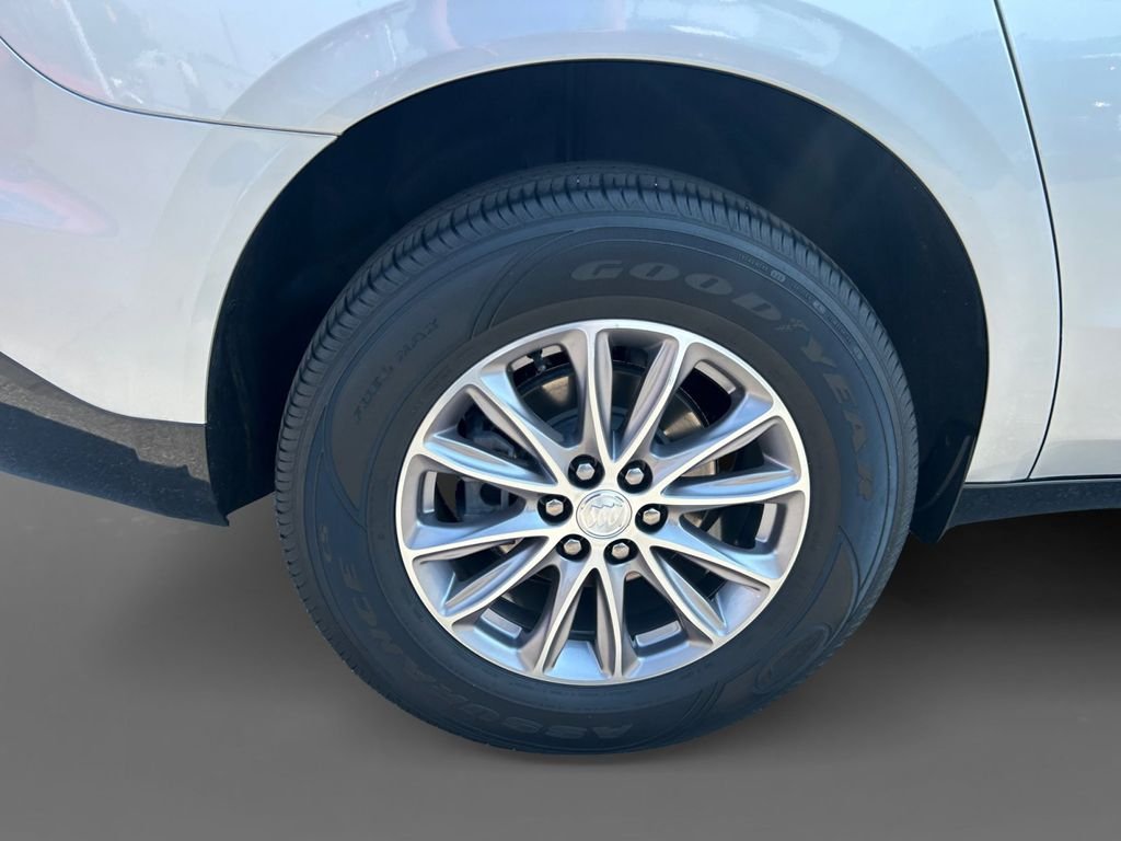 Used 2022 Silver Buick Essence image 10