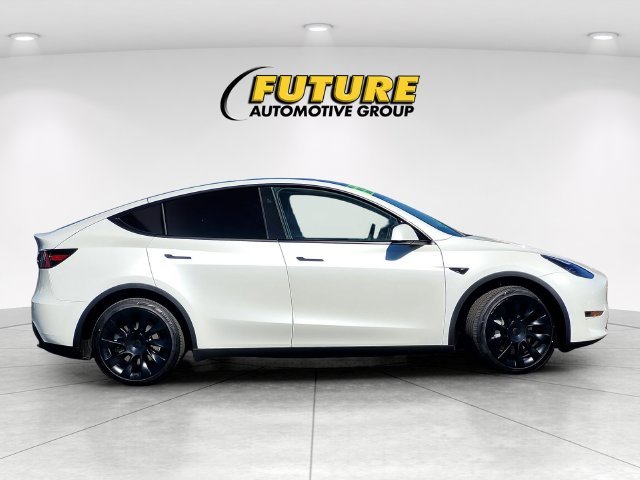 Used 2024 White Tesla Long Range image 3