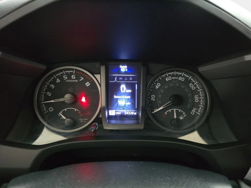 Used 2020 Silver Toyota SR5 image 22