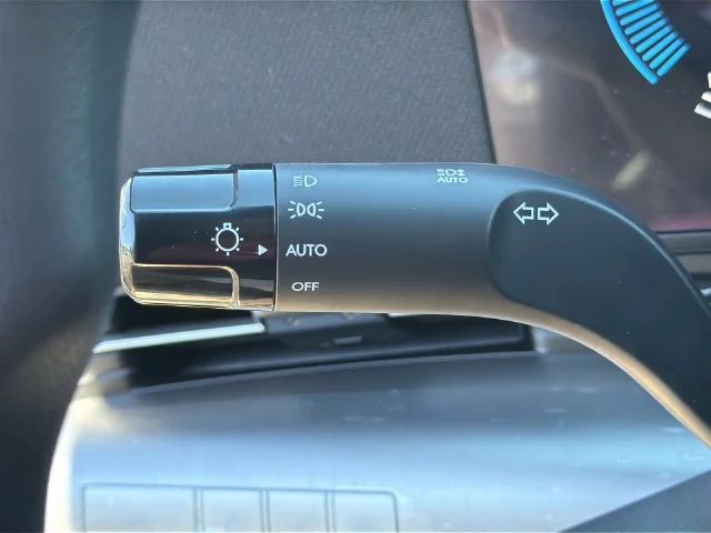 Used 2027 Green Hyundai SE image 30