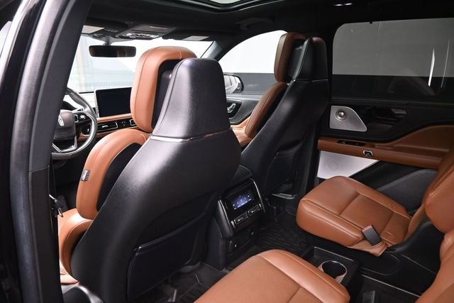 Used 2023 Black Lincoln Reserve image 28