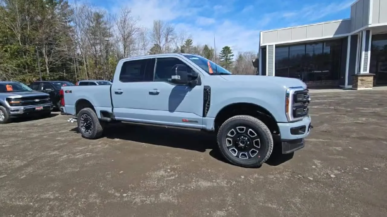 New 2026 Glacier Gray Metallic Tri-Coat Ford Platinum image 2