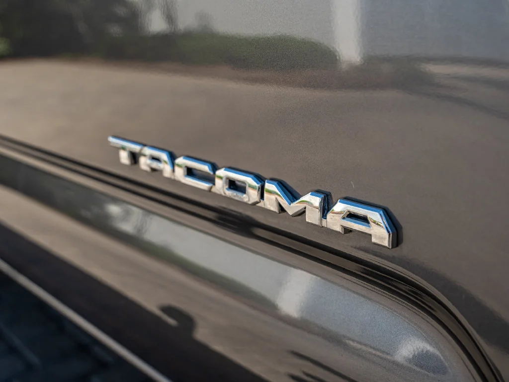 Used 2016 Magnetic Gray Metallic Toyota Limited image 16