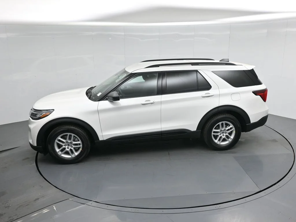 New 2026 Star White Metallic Tri-Coat Ford Active image 44
