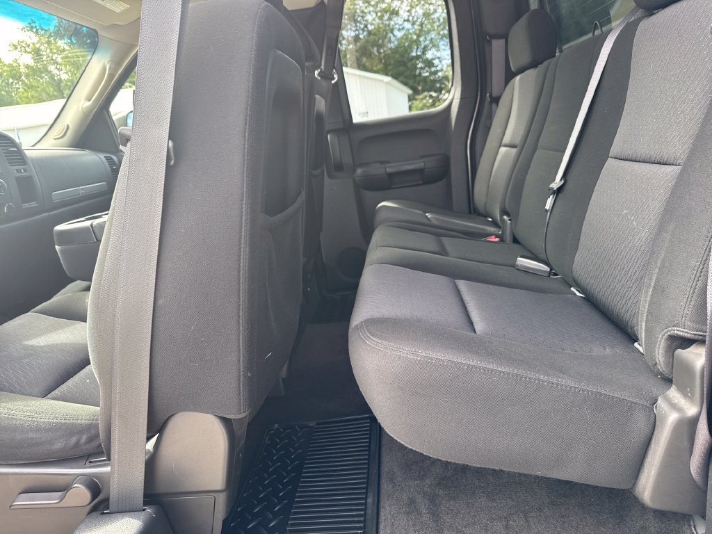 Used 2011 STEEL GREEN METALLIC Chevrolet LT image 27