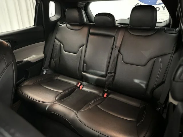 Used 2025 Silver Jeep Limited image 25