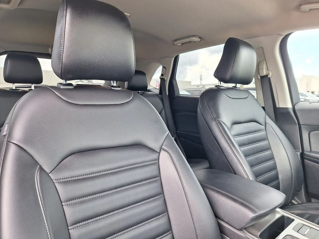 Used 2023 Oxford White Ford SEL image 26