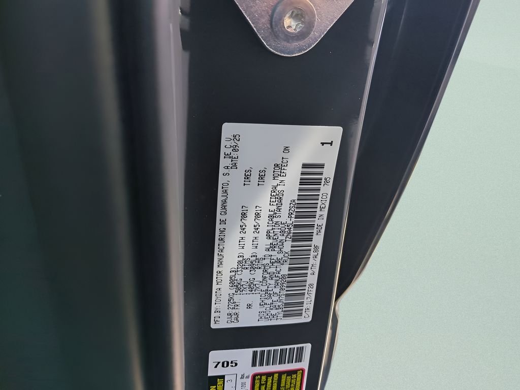 2025 Toyota Tacoma SR5 - Photo 29