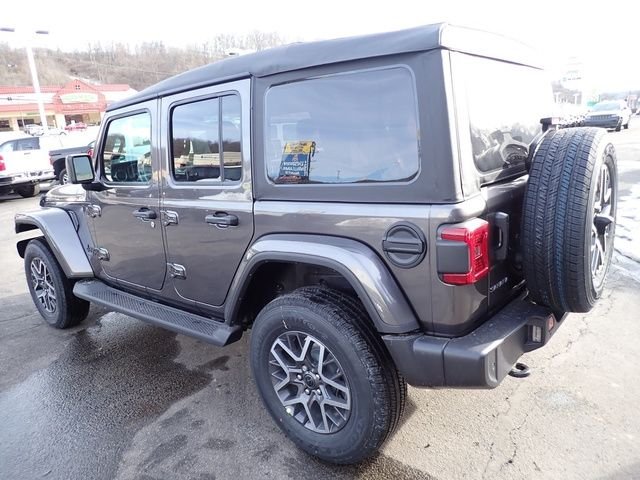 New 2026 Granite Crystal Metallic Clear-Coat Exterior Paint Jeep Sahara image 3