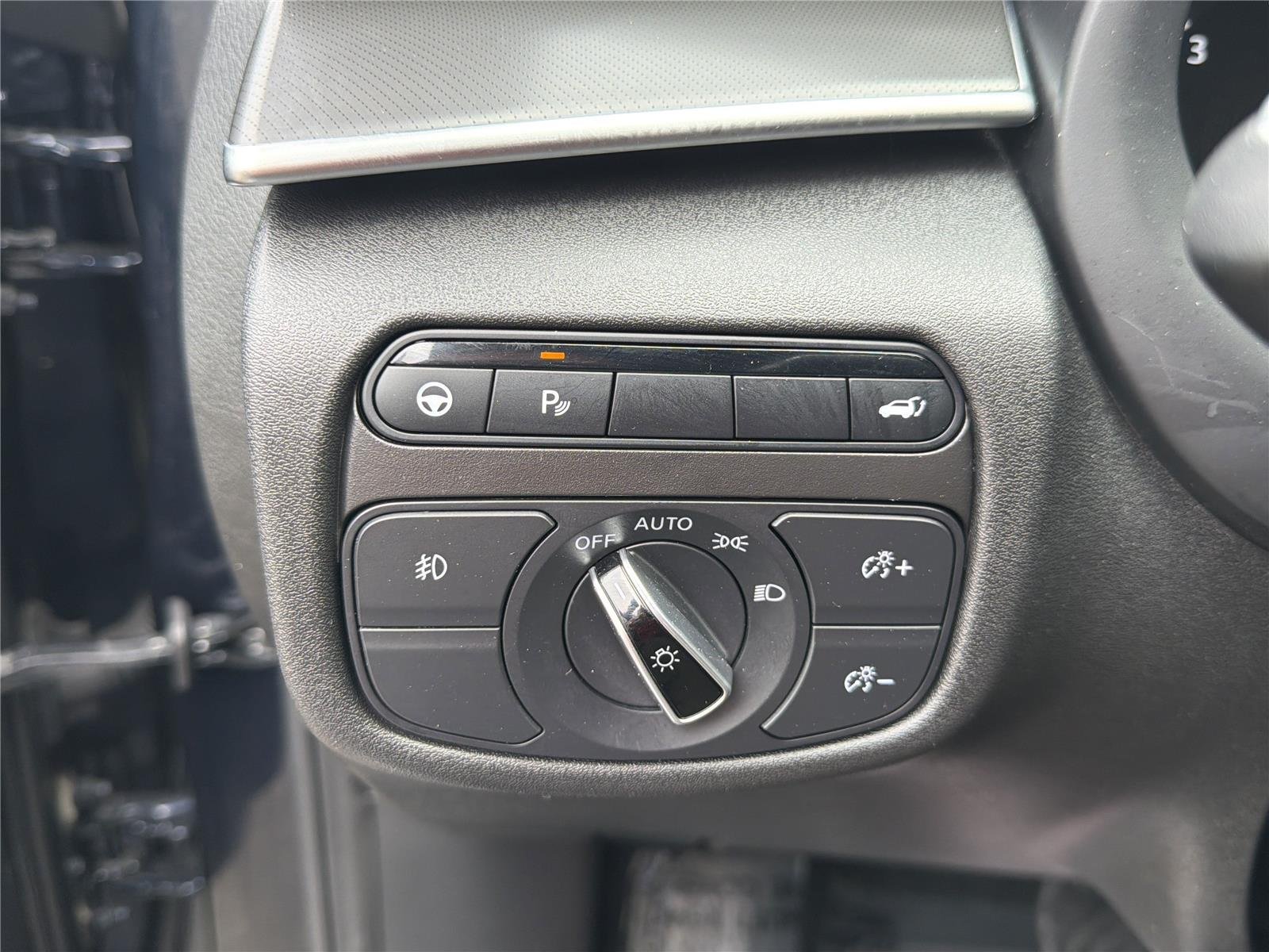 Certified Used 2025 Hermosa Blue INFINITI LUXE image 13