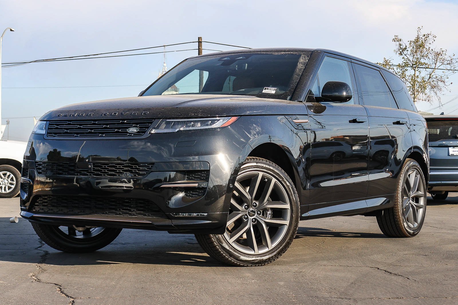 New 2026 Santorini Black Land Rover Dynamic SE image 1