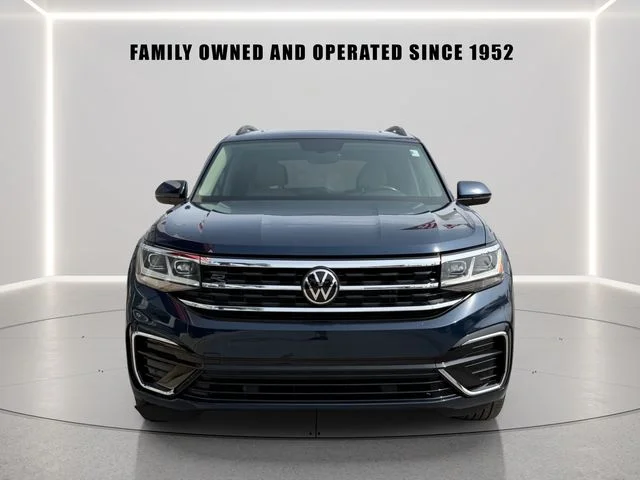 Used 2021 Blue Volkswagen 3.6L V6 SE w/Technology R-Line image 3