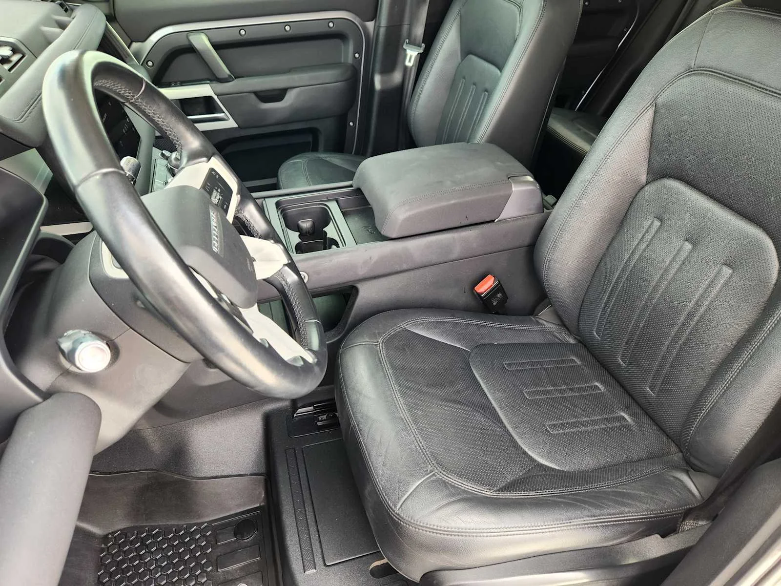 Used 2022 Eiger Grey Metallic Land Rover SE image 13