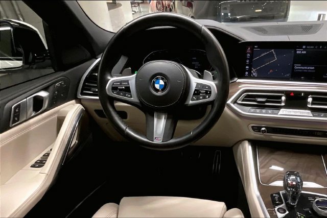 Used 2022 White BMW xDrive40i image 4