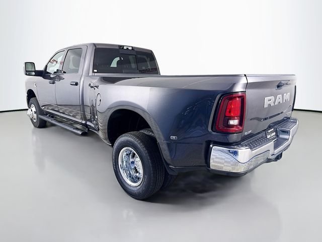 New 2026 Granite Crystal Metallic Clear-Coat Exterior Paint RAM Tradesman image 5