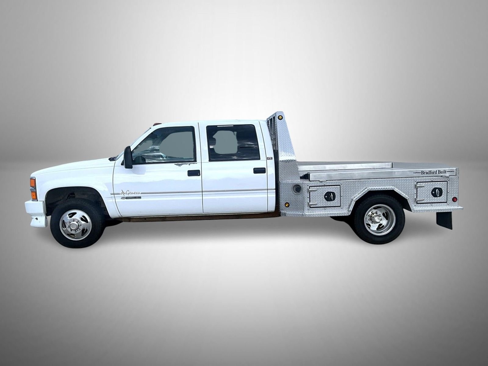 Used 1997 White Chevrolet Base image 8