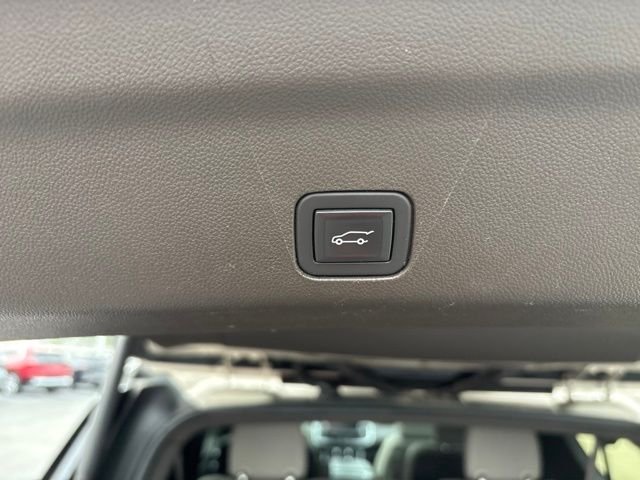 Used 2023 Beige Chevrolet Z71 image 23