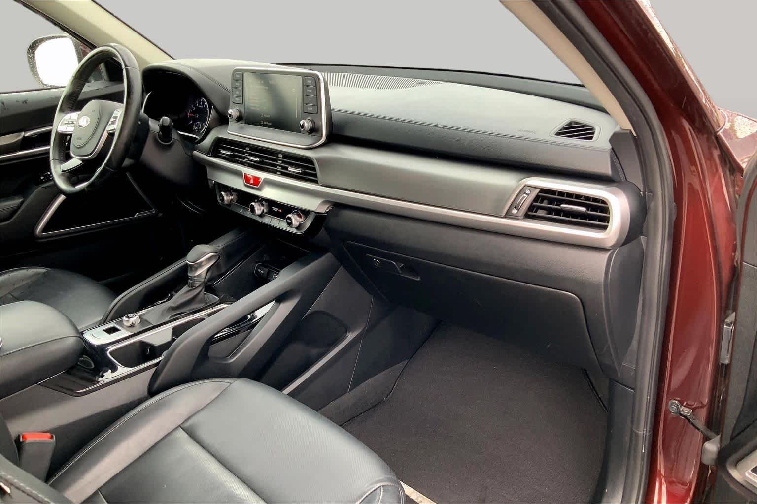 Used 2020 Sangria Kia LX image 17