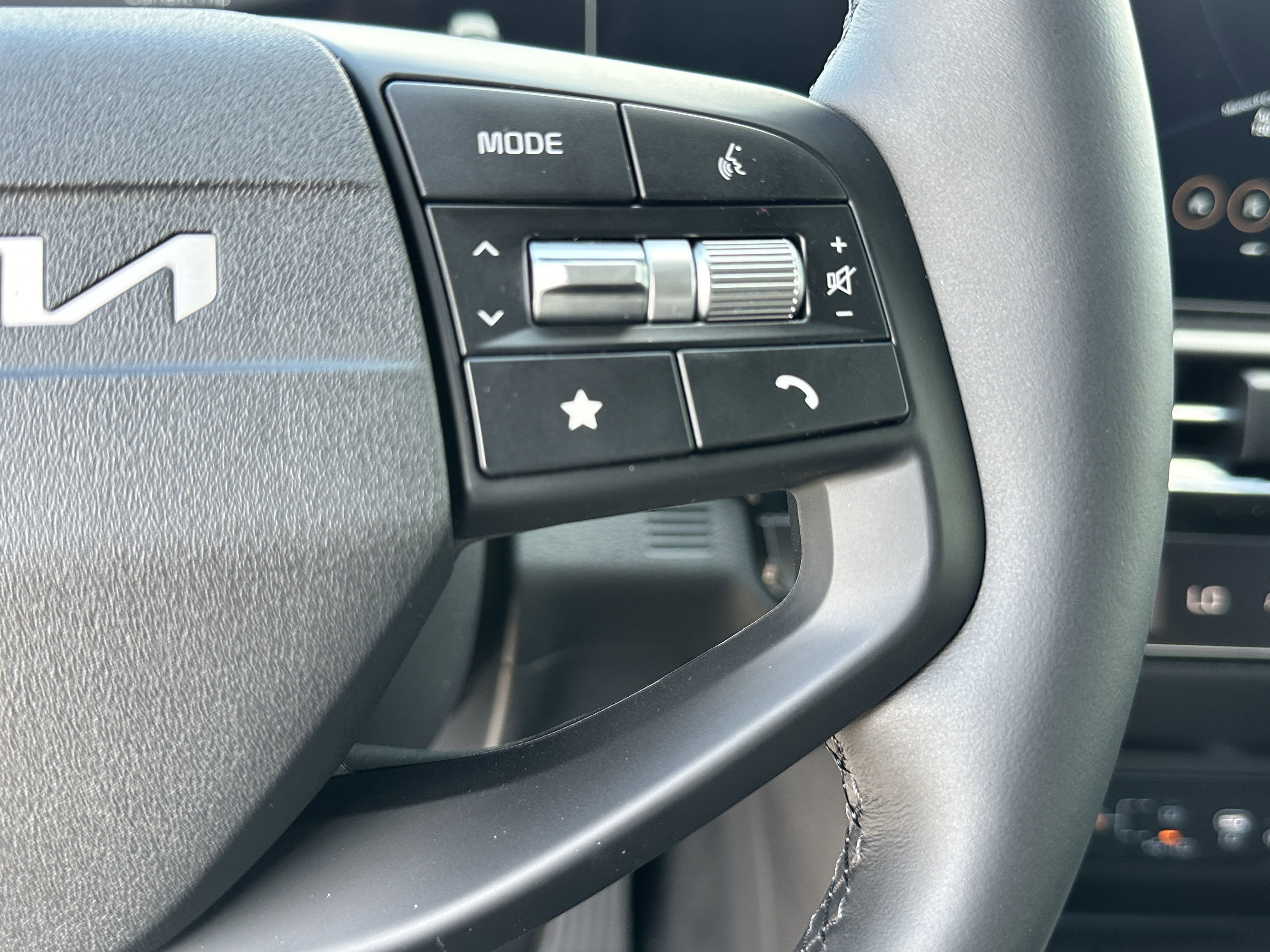 2026 Kia Sportage SX - Photo 30