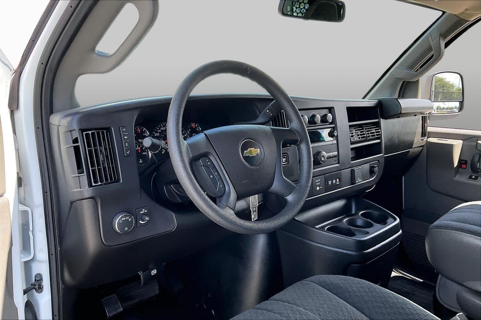 Used 2024 Summit White Chevrolet WT image 15