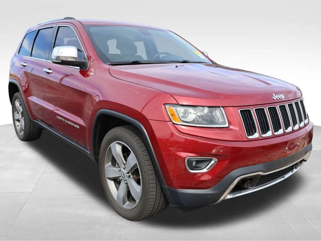 Used 2015 Deep Cherry Red Crystal Pearlcoat Jeep Limited image 9