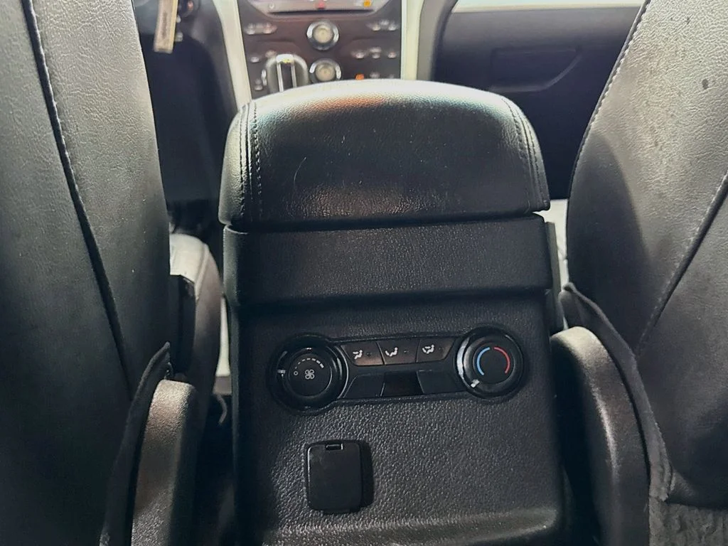 Used 2013 Ingot Silver Ford XLT image 29