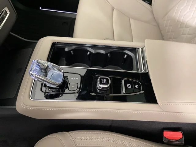 2026 Volvo XC90 Plus - Photo 32