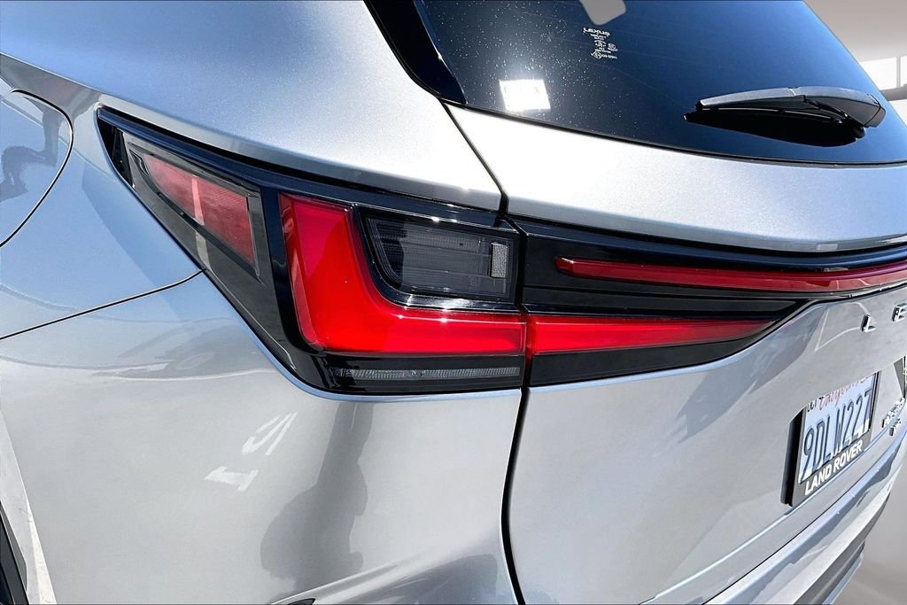 Used 2022 Atomic Silver Lexus 350h Premium image 21