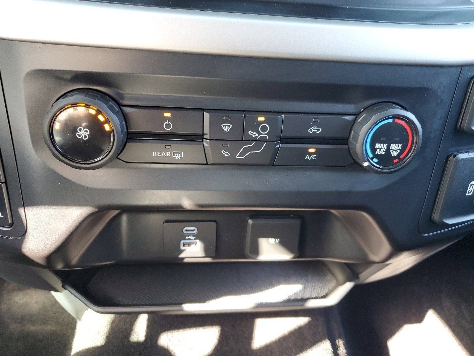Used 2021 White Ford XLT image 23